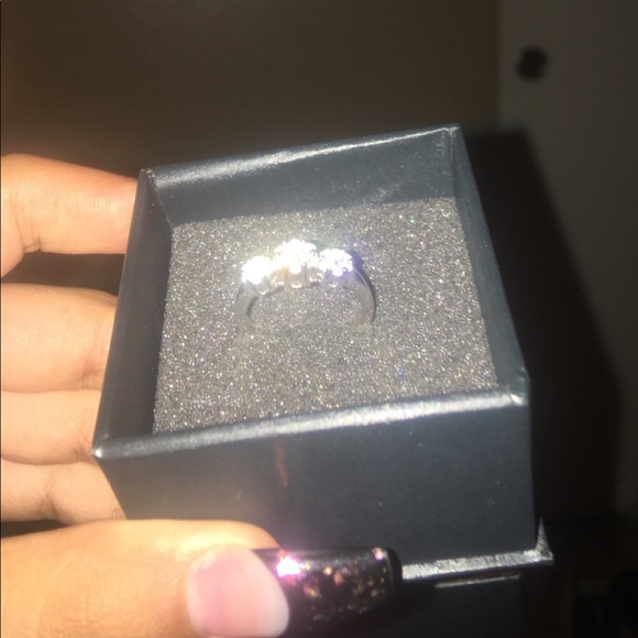 Small Serling silver ring - Picture 1 of 3